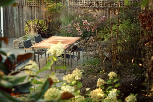 idée-jardin-moderne-Botanica-Design-MtPleasant-mobilier-bois