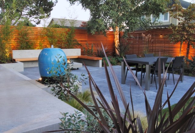idée-jardin-moderne-Botanica-Designtable-chaises-Steveston