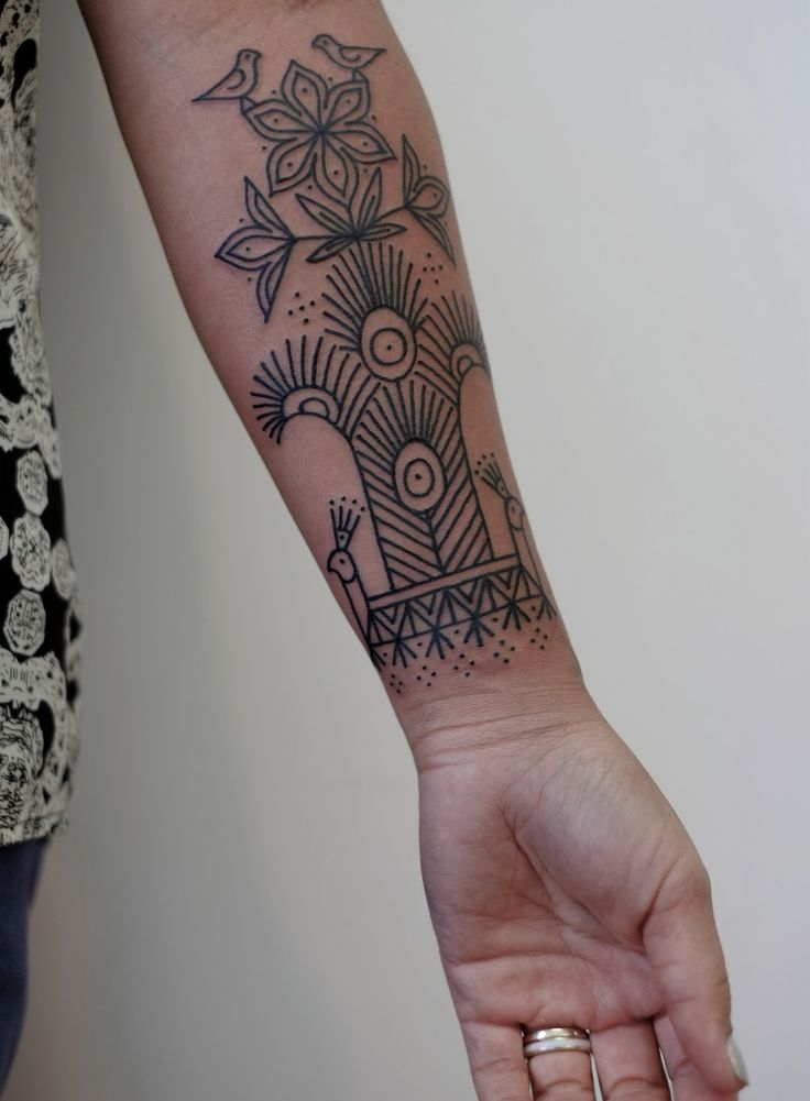 idée-tatouage-avant-bras-femme-style-henné