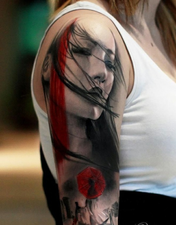 idée tatouage bras femme graphique accent rouge