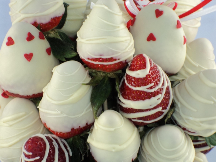 idées St Valentin bouquet fraises enrobées chocolat blanc