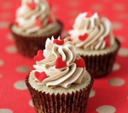idées-St-Valentin-originales-délicieuses-cupcakes-déco-coeurs