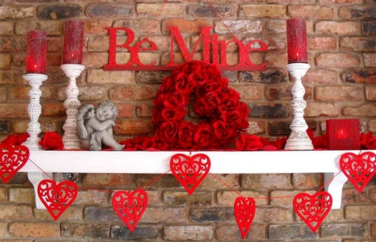 idées-déco-Saint-Valentin-coeurs-rouges-bougies