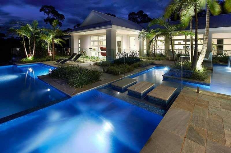 jardin-paysager-exotique-palmiers-piscine-spots-LED
