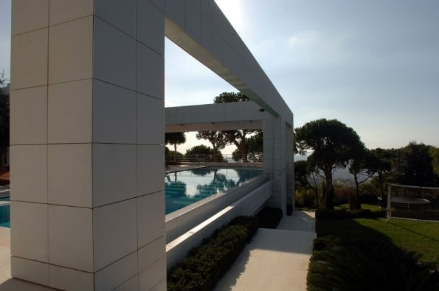 jardin-paysager moderne piscine débordement Infinity panorama