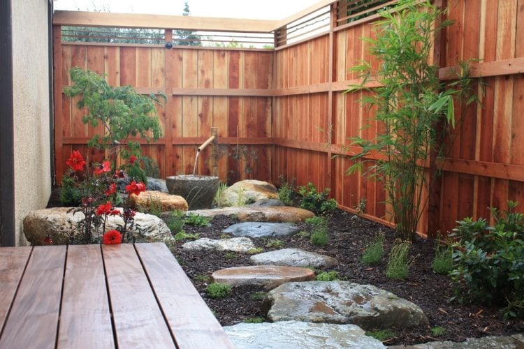 jardin-zen-pierres-pas-japonais-fontaine-bambou