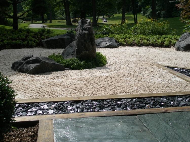 jardin zen sable gravier ardoise roches houx japonais