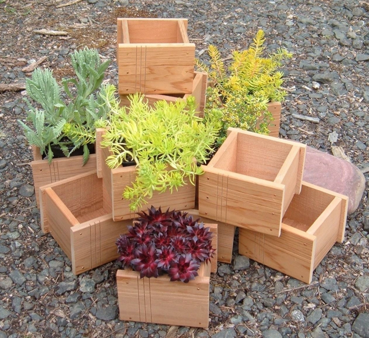 jardinières-bois-forme-carréе-fabriquer-soi-même