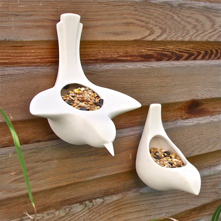 mangeoire oiseaux jardin idée-originale-figurines-porcelaine