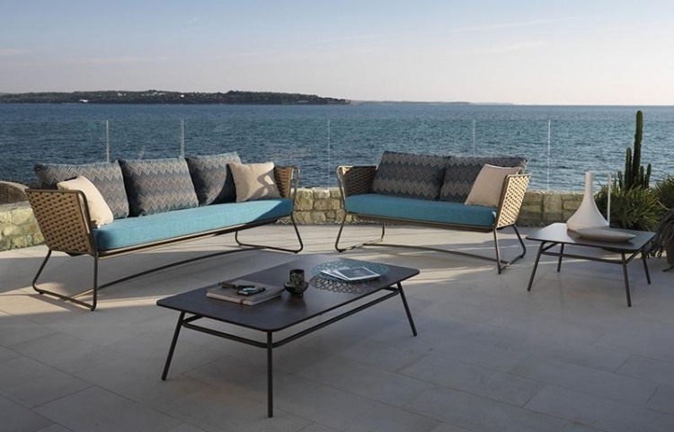 meubles-design-Roberti-Rattan-2015-canapes-droit-table-rectangulaire-basse
