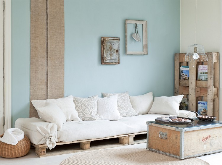 meubles en palettes -canape-elegant-module-mural-palette