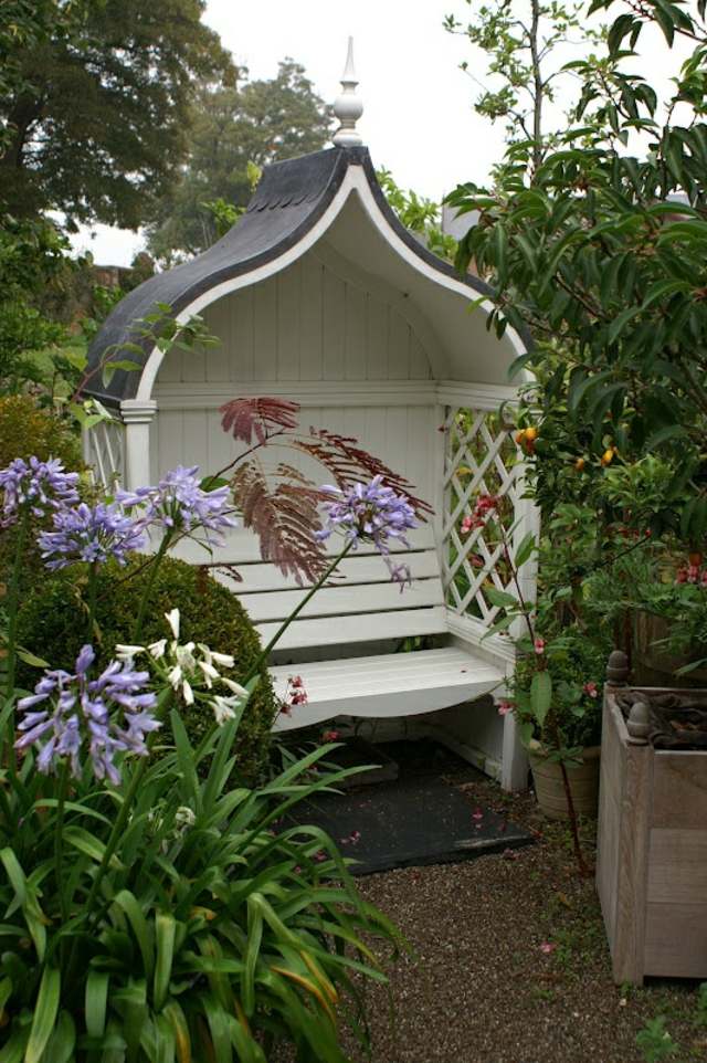 mini pavillon jardin petit banc bois-peint-blanc