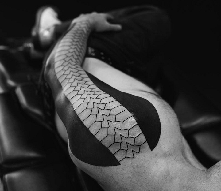 Modèle tatouage pour l'avant bras en 40 photos très originales Sol Tribal idées