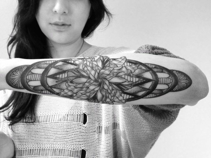 Modèle tatouage pour l'avant bras en 40 photos très originales Sol Tribal idées