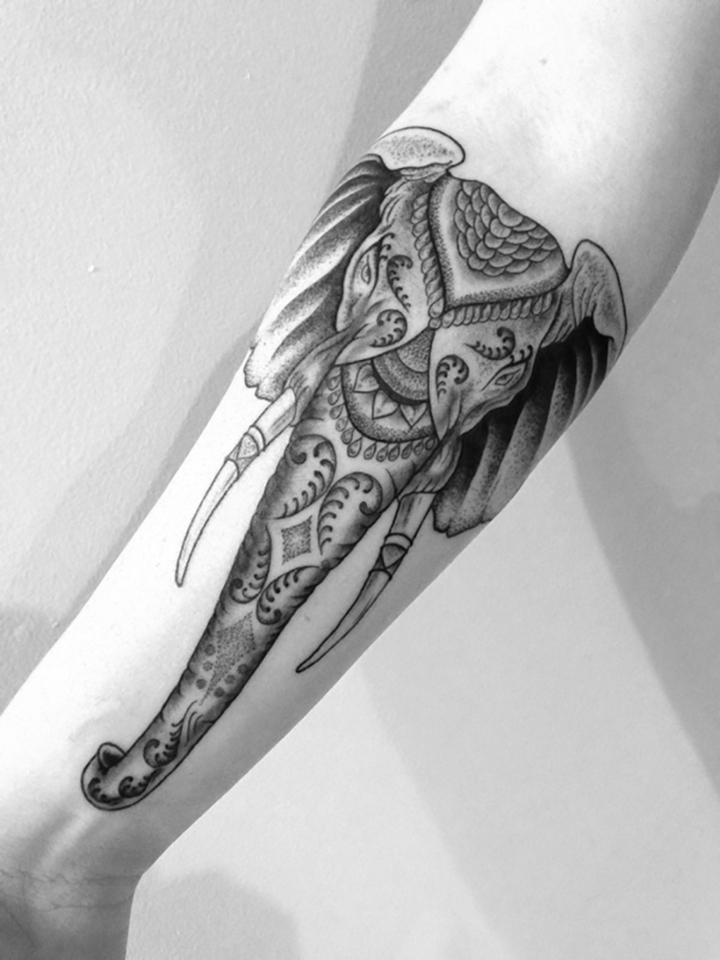 modèle-tatouage-avant-bras-maori-motif-elephant