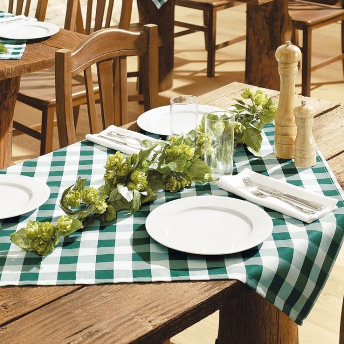 nappe-table-jardin-motif-vichy-blanc-vert-style-rustique-Country