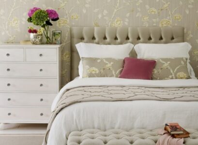 papier-peint-mur-chambre-coucher-motif-floral