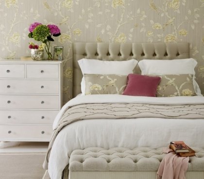 papier-peint-mur-chambre-coucher-motif-floral