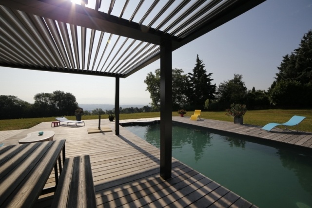 piscine-terrasse-bois-pergola-bioclimatique-Biossun