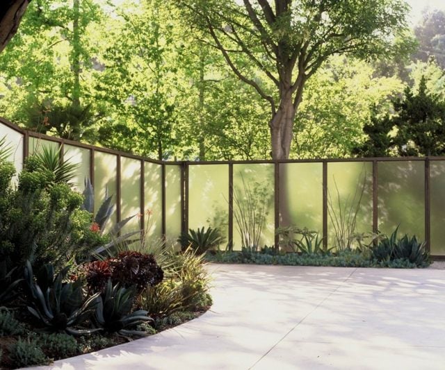 plantes succulentes vivaces jardin clôture-bois-acrylique