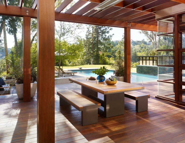 protection-solaire-pergola-bois-moderne-terrasse-mobilier-piscine-2