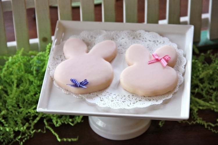 recette-paques-biscuits-lapins-rose-pâle-rubans recette de Pâques