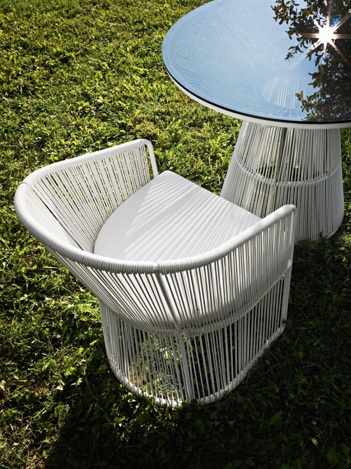 salon de jardin design italien alu-blanc-fauteuil-table-miroir