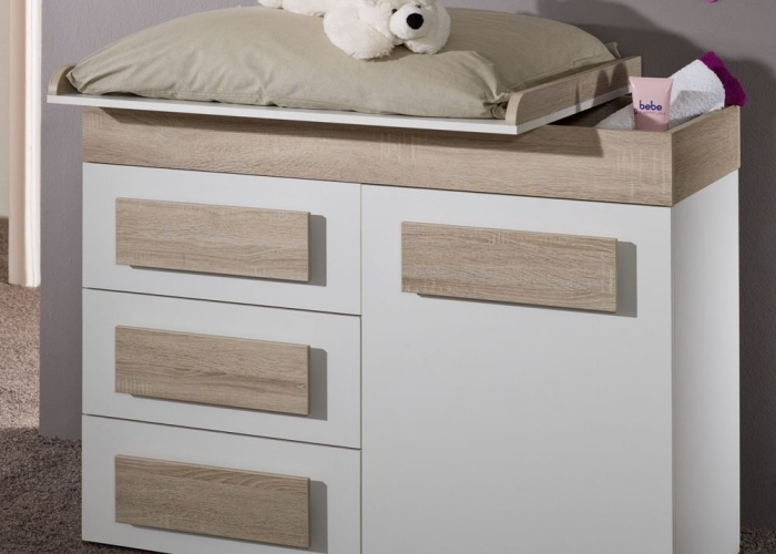 Mobilier bébé - la table à langer fonctionnelle en bois