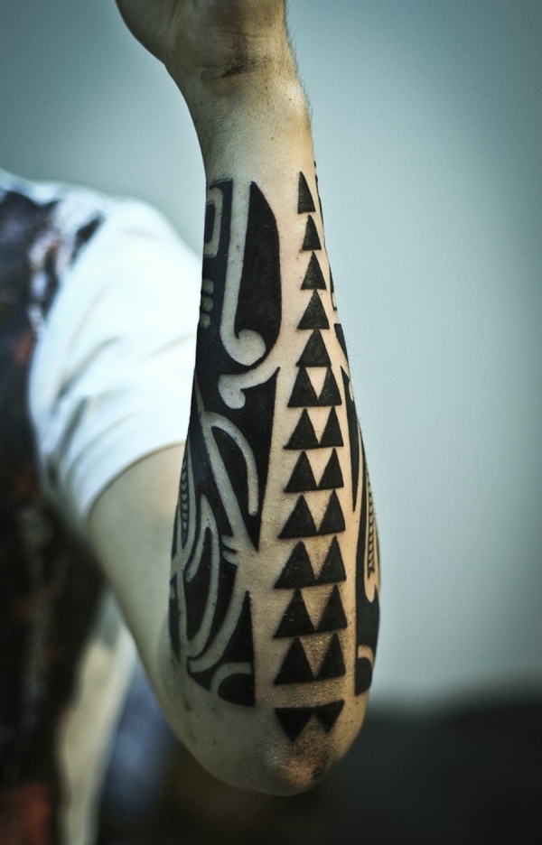 tatouage-avant-bras-motifs-polynésien