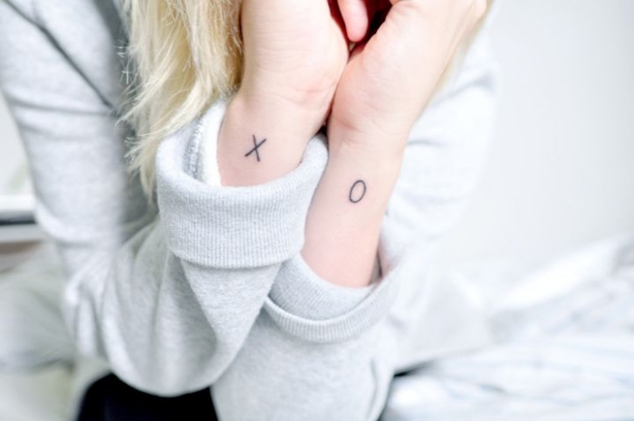tatouage-avant-bras-x-o-femme tatouage avant-bras