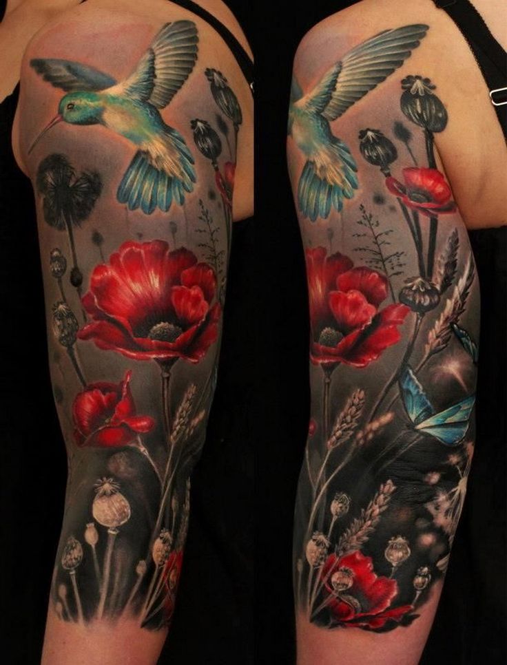 tatouage-bras-épaule-pavot-rouge-oiseau-bleu-vert