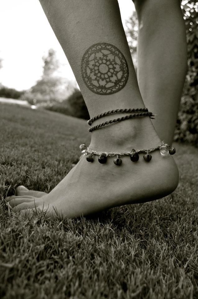 tatouage-femme-discret-mandala tatouage femme discret