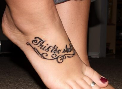tatouage-femme-idee-dessus-pied