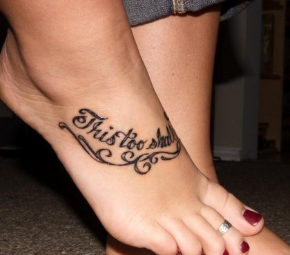 tatouage-femme-idee-dessus-pied