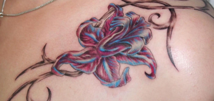 tatouage-femme-idee-motif-floral