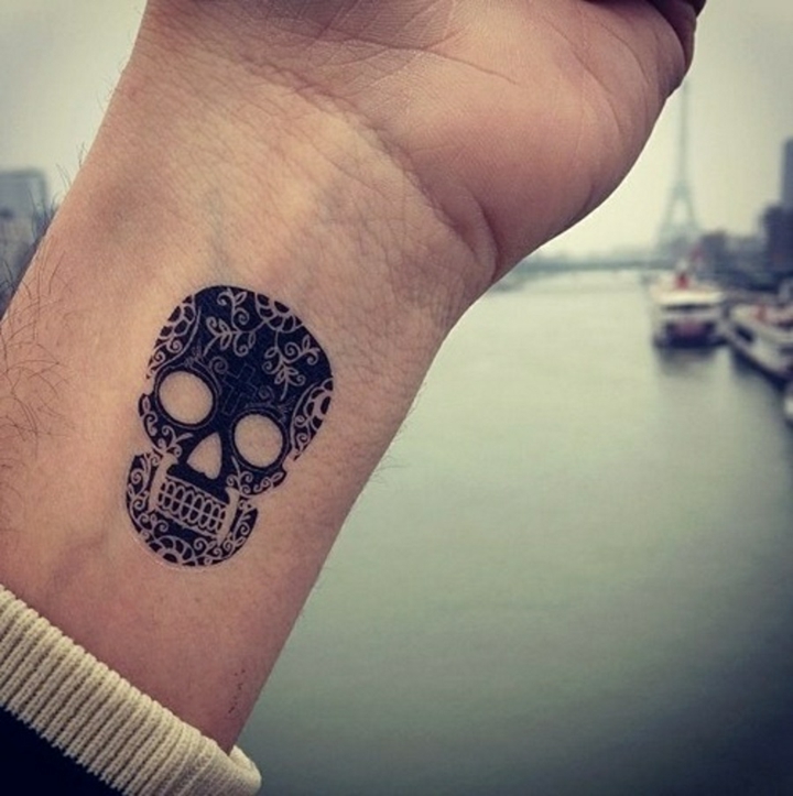 tatouage poignet hommes femmes crâne-mexicain-Calavera