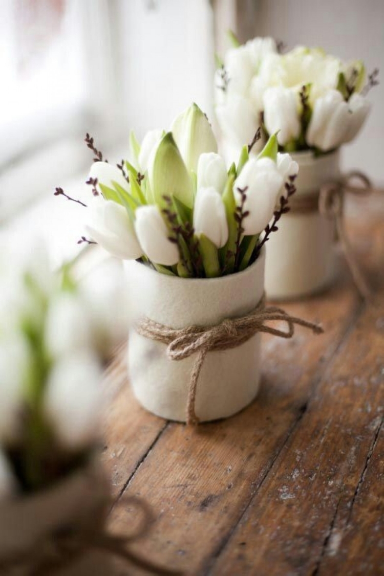 tendances déco fleurs printanières tulipes-blanches-style-rustique