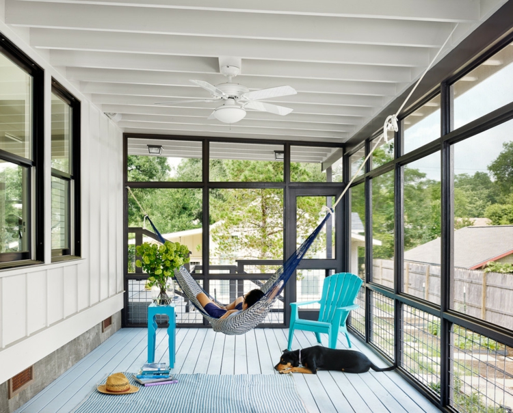 terrasse-couverte-vitrée-véranda-ventilateur-plafond-hamac