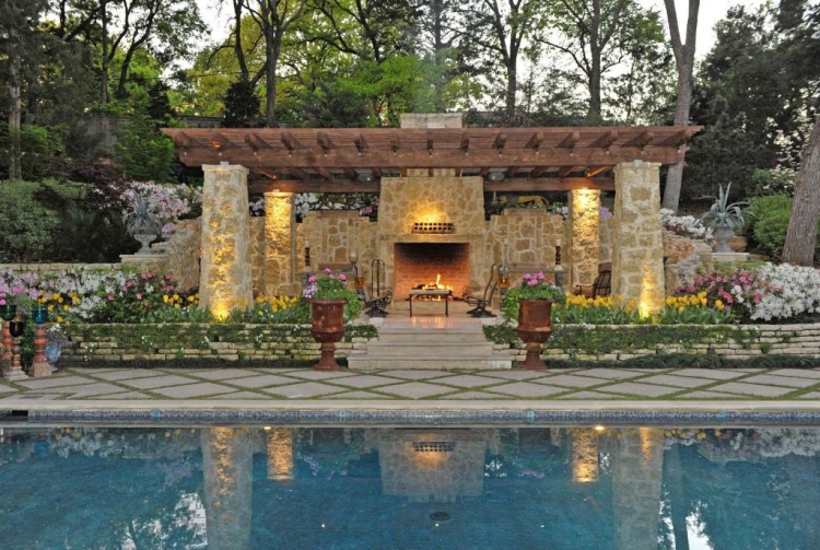 terrasse design pergola bois colonnes pierre piscine