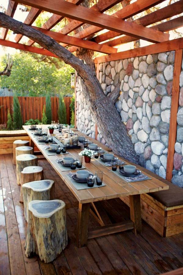 terrasse-extérieure-coin-repas-table-rectangulaire-bois