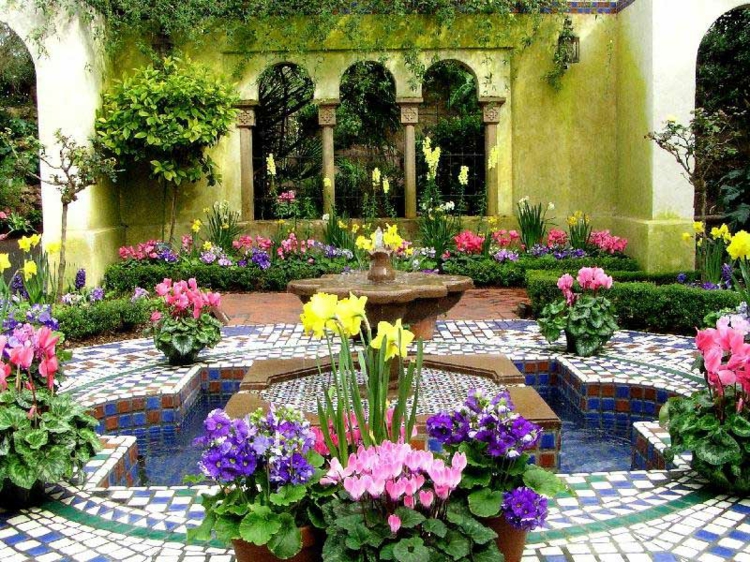 terrqsse-jardin-marocain-oriental-fleurs-colroées