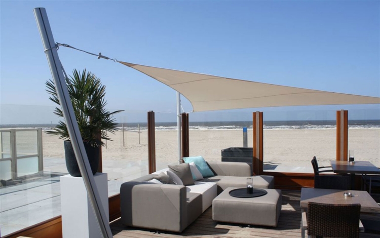 voile-ombrage-triangulaire-alternative parasol de balcon terrasse