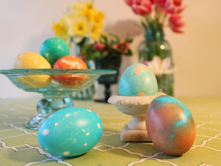 œufs de Pâques marbres-bouques-fleurs-deco