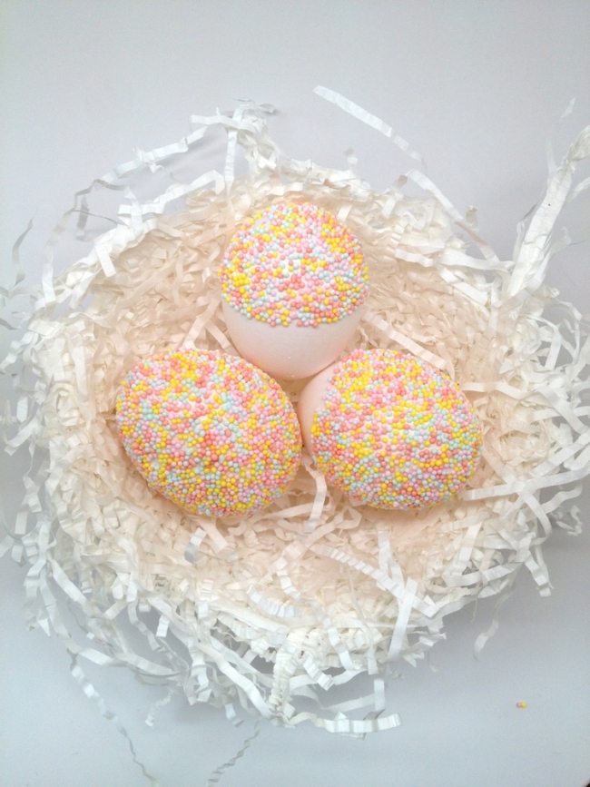 œufs-de-Pâques-perles-rocaille-multicolore