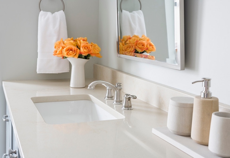 accessoires-salle-bains-2015-plan-vasque-quartz-blanc-cassé