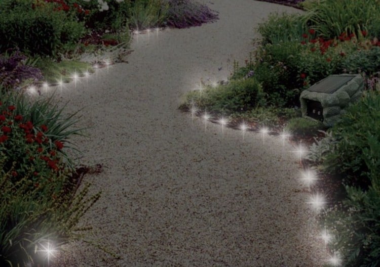 allée-jardin-gravillon-éclairage-extérieur-spots-LED