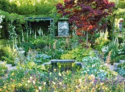 aménagement-jardin-vegetation-abondante-pergola