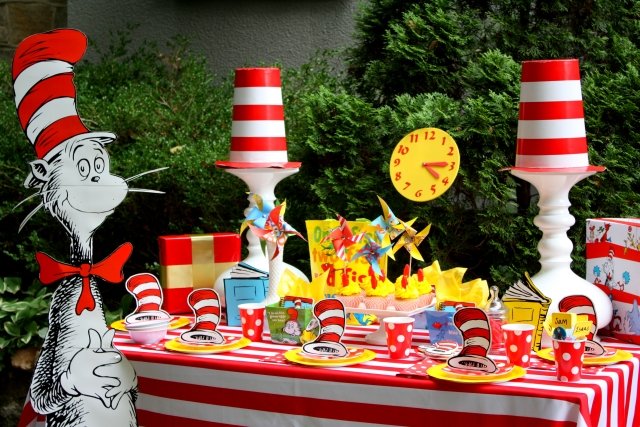 anniversaire-enfant-idees-deco-theme-Dr-Seuss
