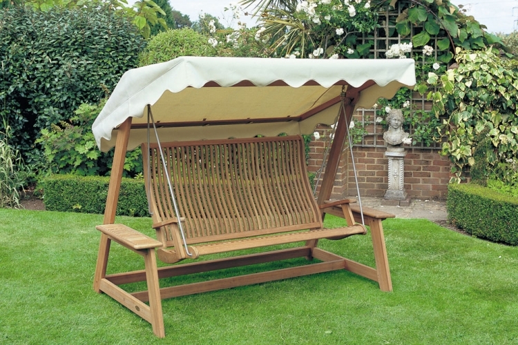 Balancelle de jardin: plusieurs exemples inspirants pour vous