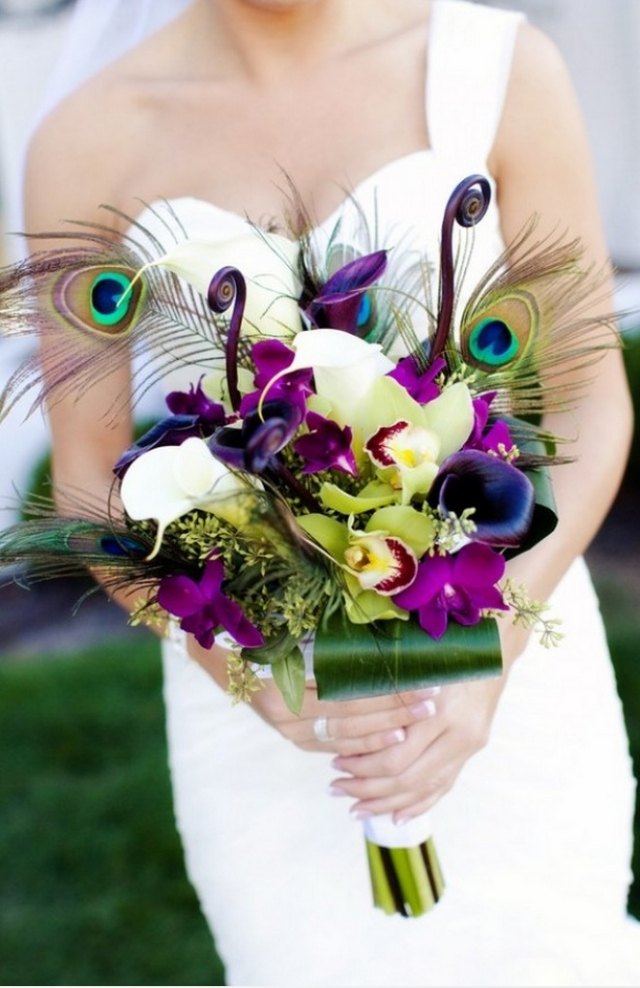 bouquet-mariée-exotique-original-décoré-plumes-paon